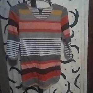 Size small rue21 brand quarter sleeve shirt